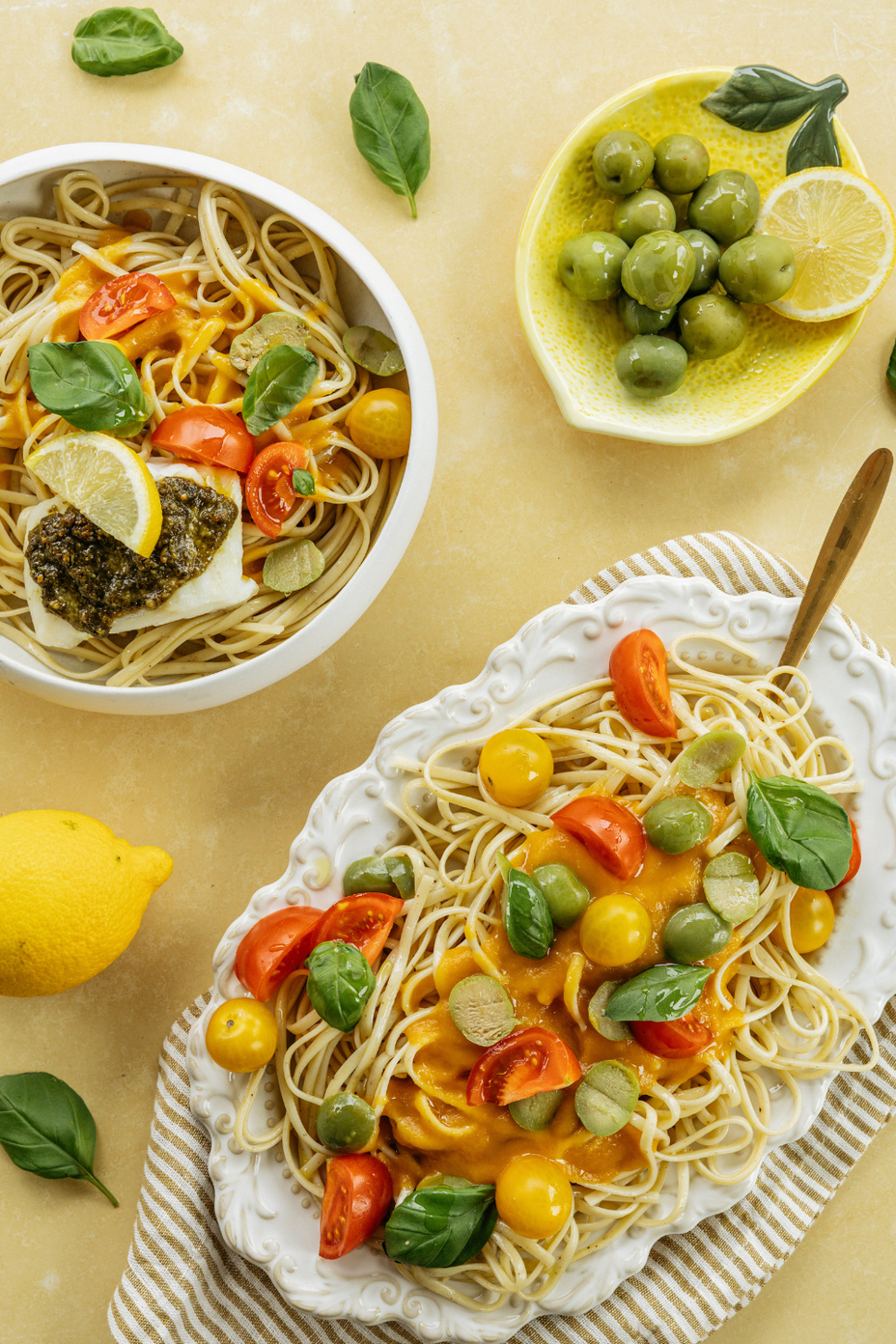 Linguine pasta met Salsa della Mamma giallo